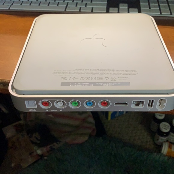 Apple TV first generation - Picture 3 of 4